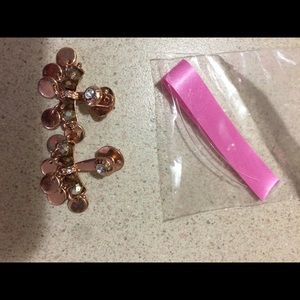 Henri Bendel earring